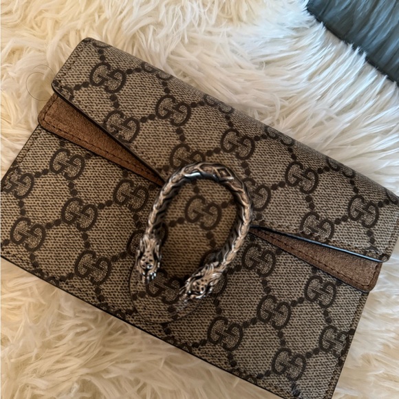 Authentic Gucci Beige Monogram Women's Bag - Picture 6 of 15